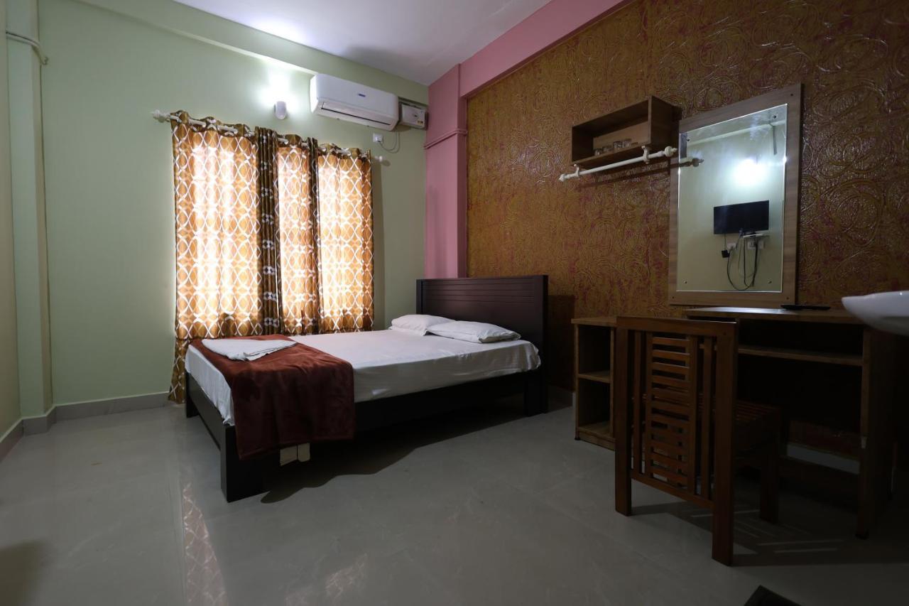 Wayanad Regal Residency Hotel Kalpetta Kültér fotó